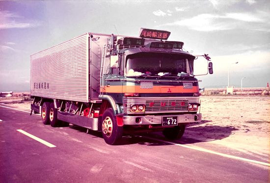 レトロな大型トラック